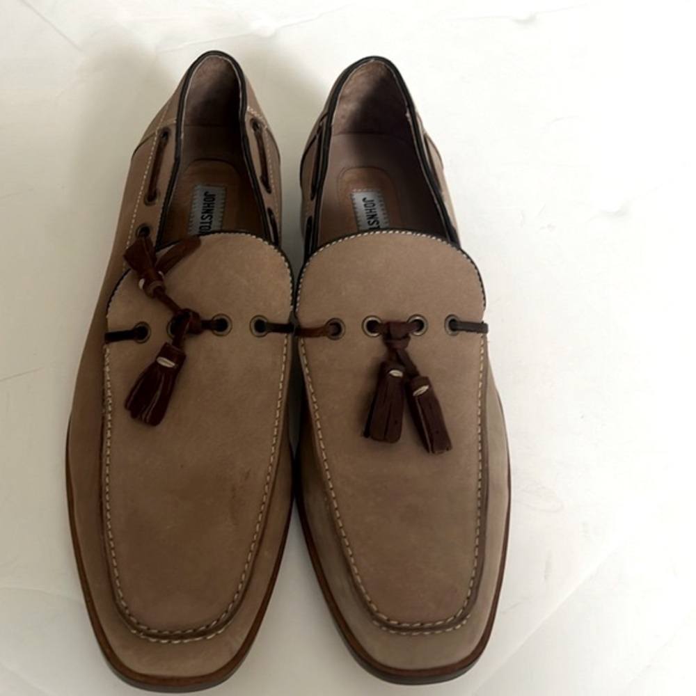 Johnston & Murphy Beige Suede Tassel Loafer Nwot
